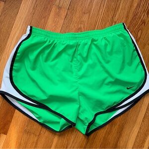 Nike Dri-FIT Women’s Running Shorts Size Large Lime Green Mesh Side Panels Lined